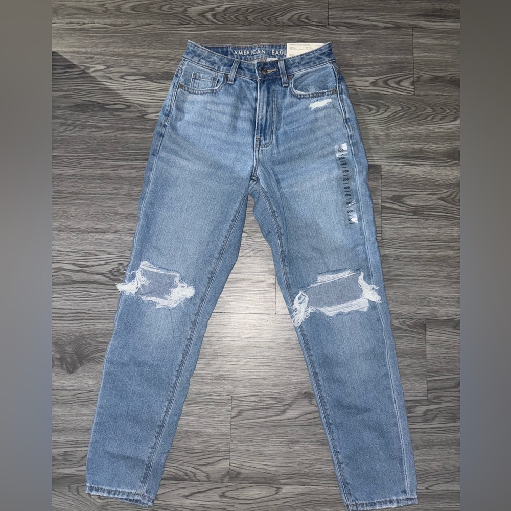 American Eagle Outfitters Light Blue Distressed Boyfriend Jeans